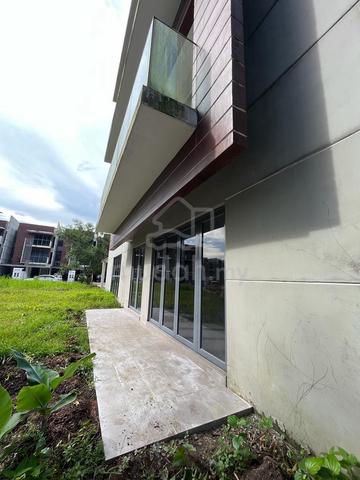 The Vale, Sutera Damansara Corner lot with 2226" extra land 1
