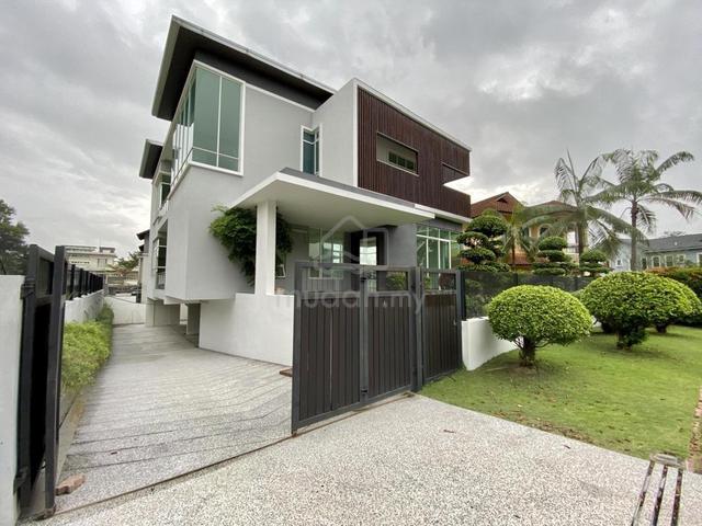 FREEHOLD|BUNGALOW MEWAH 2.5 TINGKAT|BUKIT JELUTONG|Ada pool & lift 1
