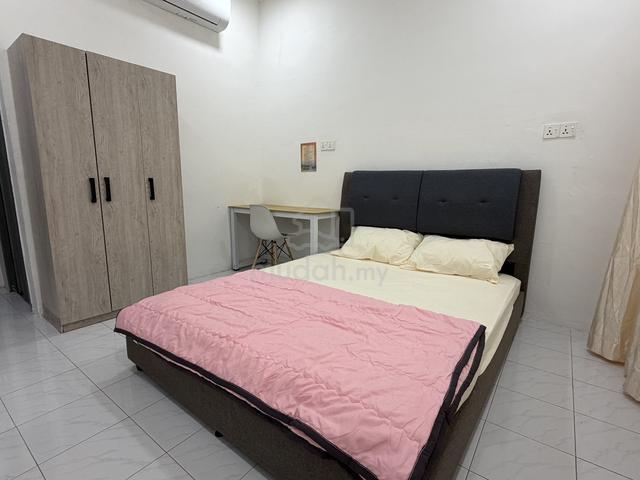 Master Room (Private Bathroom) For Rent - Taman Kolombong 1
