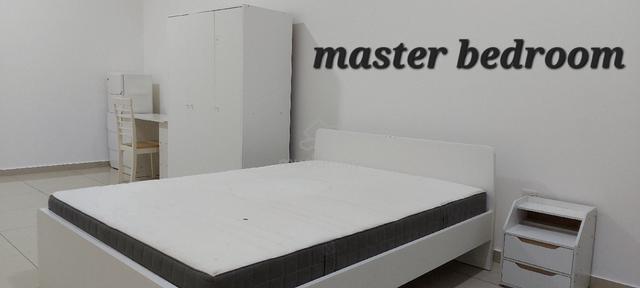 MASTER BEDROOM SUPER BIG n 1 room(M) attached bathroom for female only 1