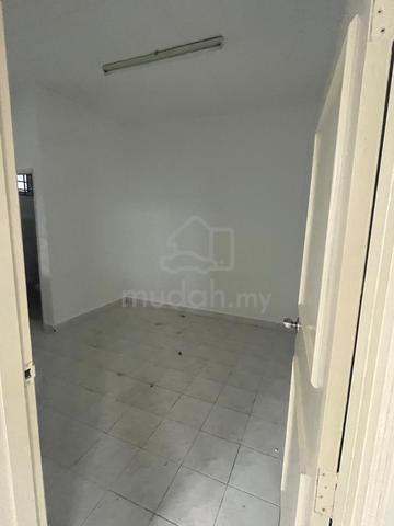 Taman Puteri Wangsa Single Storey / Ulu Tiram / Desa Jaya / 3 Bedroom 5