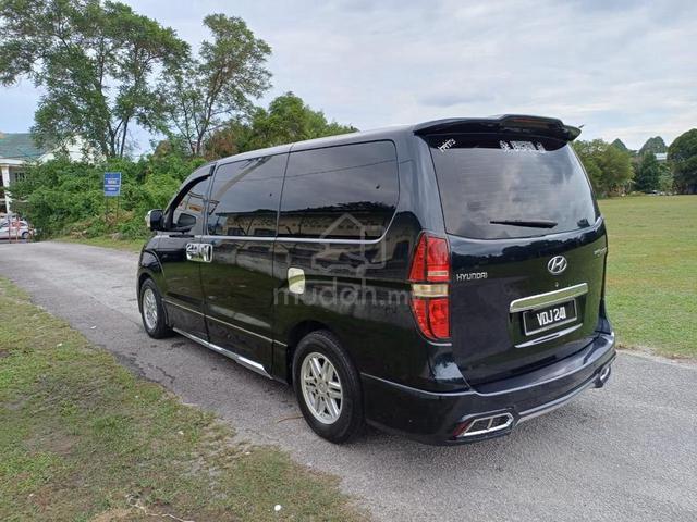 2010 Hyundai GRAND STAREX 2.5 ROYALE (A) - 5