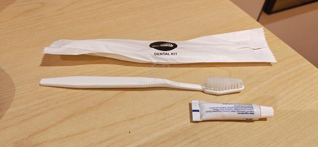 Berus Gigi dan Ubat .Travel or hotel Dental kit - photo 2 of 3