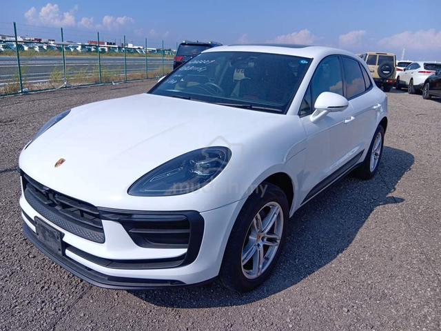 2023 BOOKNOW P/Roof White/Red Porsche MACAN 2.0 - 1