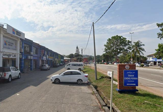 Adjoining Corner & Intermediate 2 Storey Shoplot @ Taman Cheng Permai 1