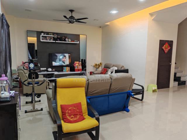 Bandar Nusaputra Puchong 2sty semi-d Below Market Rm200k Gated Guarded 1