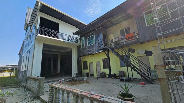 MUARA TABUAN DOUBLE STOREY SEMI DETACHED WAREHOUSE FOR RENT At KUCHING 1