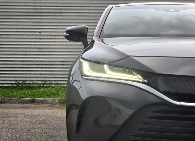 2023 Toyota HARRIER 2.0 G Grade 5A Black Interior - 3