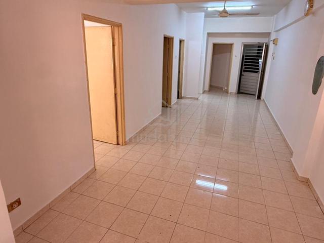 Red Ruby Apartment 1