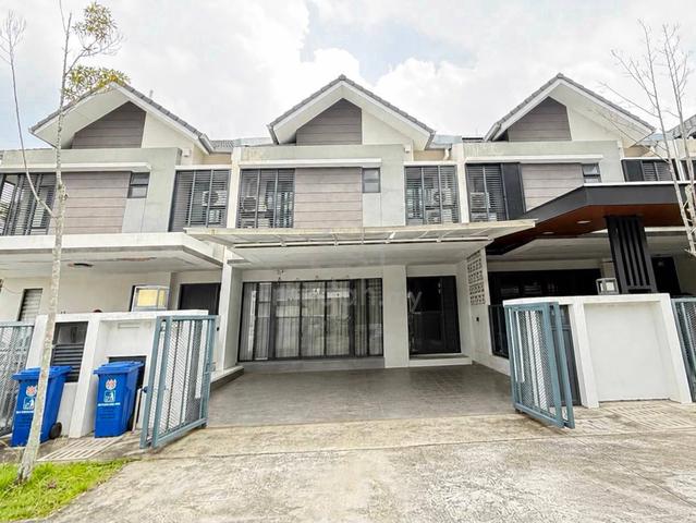 Fully Furnished Double Storey @Lagenda Garden, Bukit Jelutong 1
