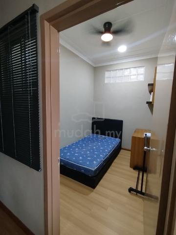 Room for rent beverly hill apartment bilik sewa 1