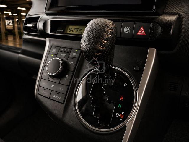 2011 Toyota WISH 1.8 X PADDELSHIT LEATHER SEAT - 4