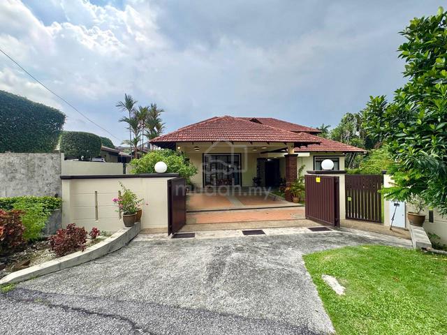 Double storey bungalow kampung tunku SS1 petaling jaya 1