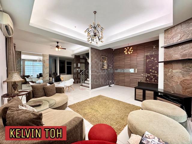 3 STOREY SEMI-D LA 2380sf FULLY RENOVATED WORTH BUY MINDEN HEIGHTS 1
