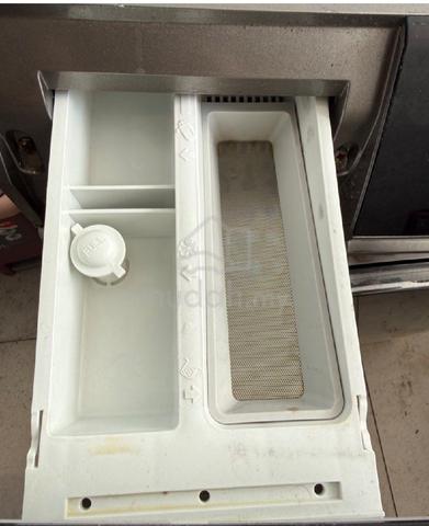 Sharp 8.0kg Inverter Washing Machine - photo 3 of 4