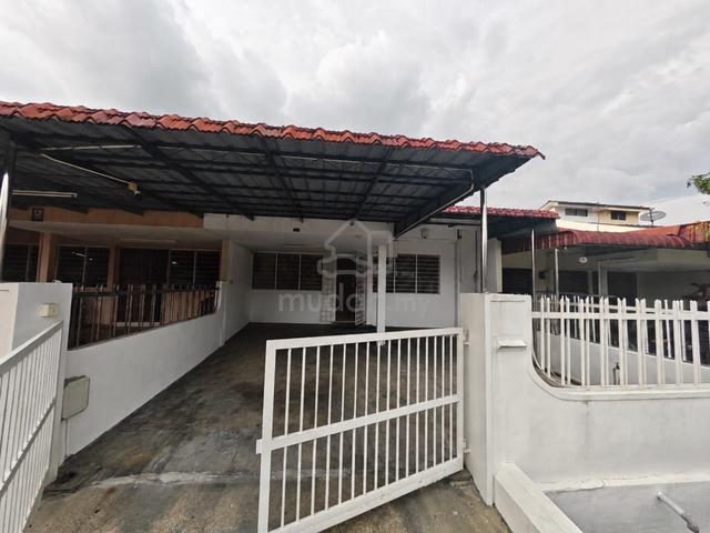 Taman Pertama 1