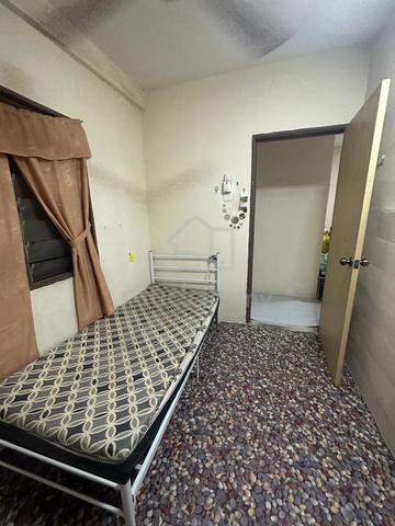 PPR LEMBAH SUBANG 2 - room for rent 1