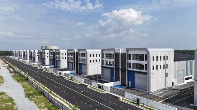 3 Storey Semi D Factory Rent Pulau Carey Jenjarom 1