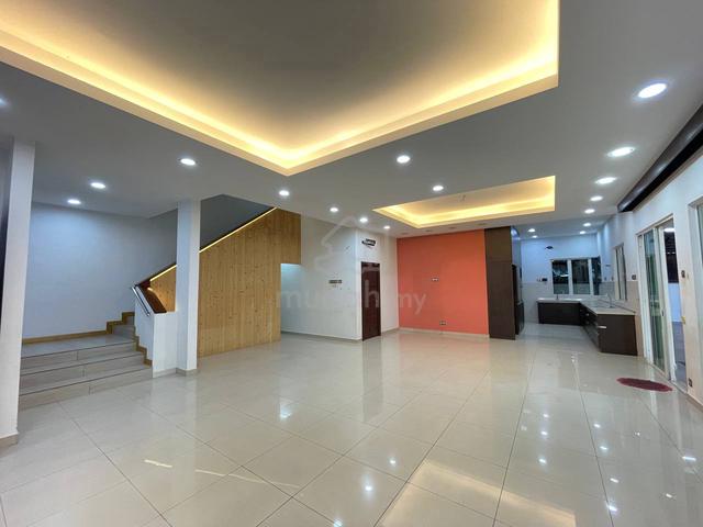 40' x 80' CHEAPEST 🔥 3-Storey Bungalow @ Kemuning Residence FOR SALE! 1