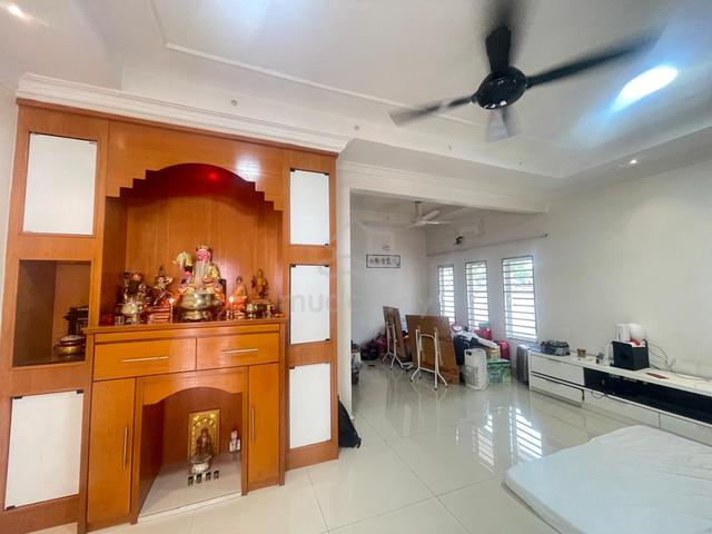 Well renovated Double Storey Terrace house for sale at Teluk Kumbar 1