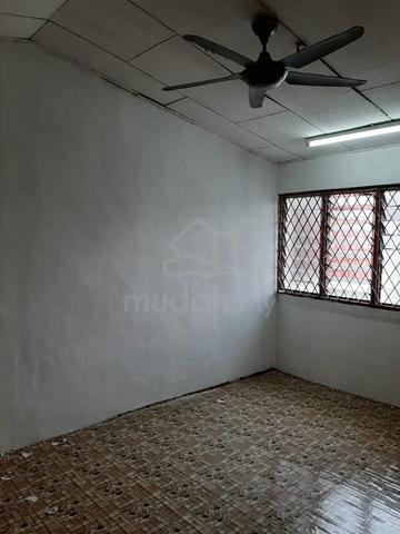 Cheap / Full Loan / Permas Jaya / 2 Sty Low Cost / 2 Bed 2 Bath 1