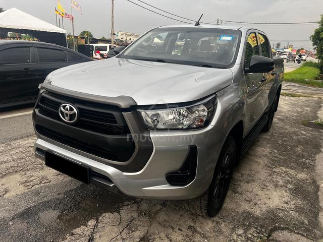 Toyota HILUX 2.4(A)REVO E D/C VNT 6PSD 4X4 Pickups - 2