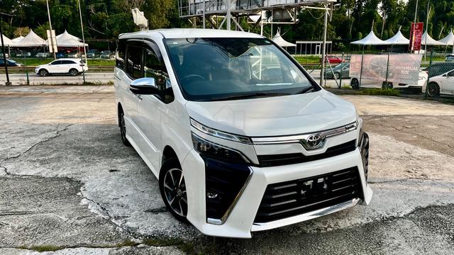 2021 Toyota VOXY 2.0 ZS KIRAMEKI 3 OFFER FULLOAN - 1