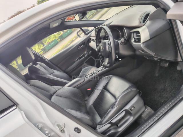 Toyota C-HR 1.8 (A) YEAR MADE 2018 TIP-TOP!! - 4