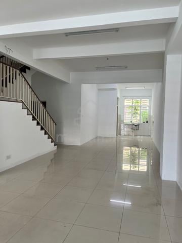 3 Sty Landed Terrace CELESTA GARDEN PENAWAR Jelutong Freehold 1