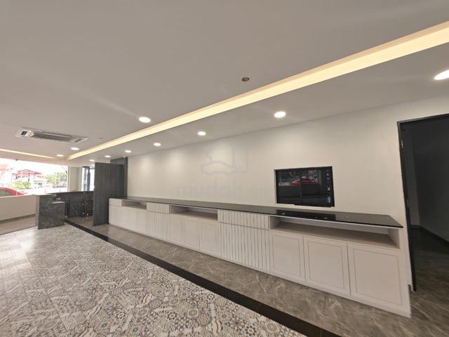 Retail Space for Rent - Facing Main Road Bandar Hilir, Melaka 1