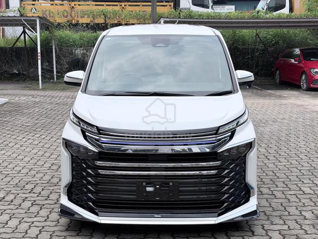 2022 Toyota VOXY 2.0 S-Z MODELISTA BODYKIT & RIMS - 1