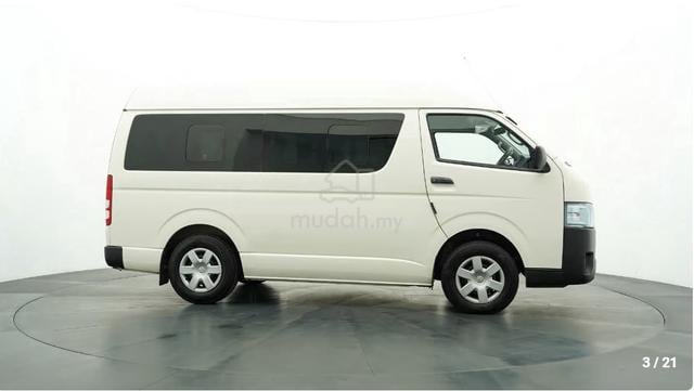 New Toyota HIACE Spec 10 Seater Window Van - 1