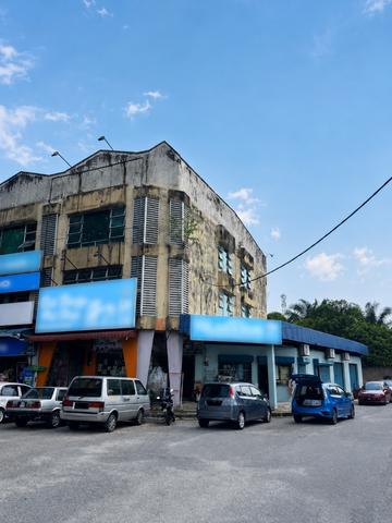 Main road FREEHOLD 3-Storey Shop BELOW market value by RM200K?! 1