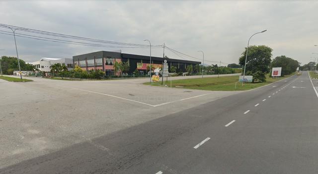 Nilai town Centre  🔥commercial land🔥 free hold main road 2