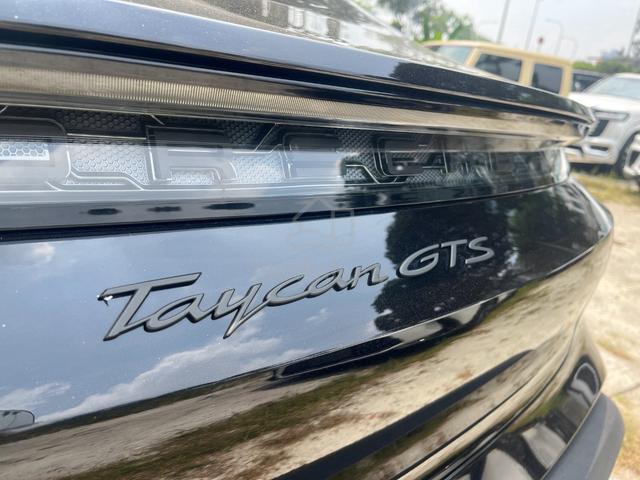 2023 Porsche TAYCAN 1.0 GTS (5 YR WARRANTY ) - 4