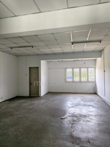 BANDAR BUKIT RAJA JALAN SUMAZAU 3, 1.5 STOREY Shop Lot 1
