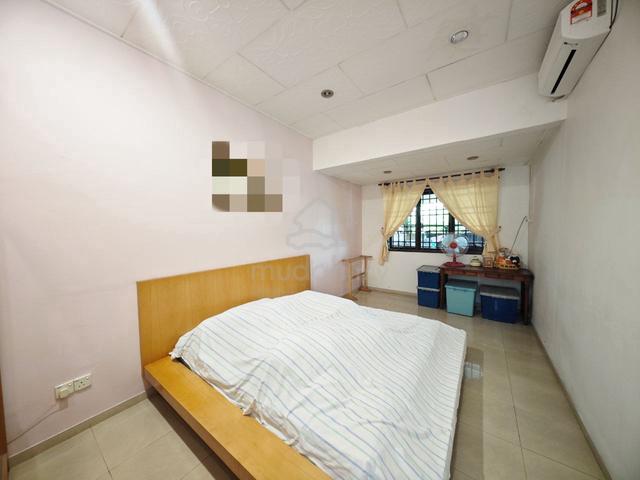 First Garden / Furnished / 1 Storey Terrace / Field / 22x70' / 3R 2B 5