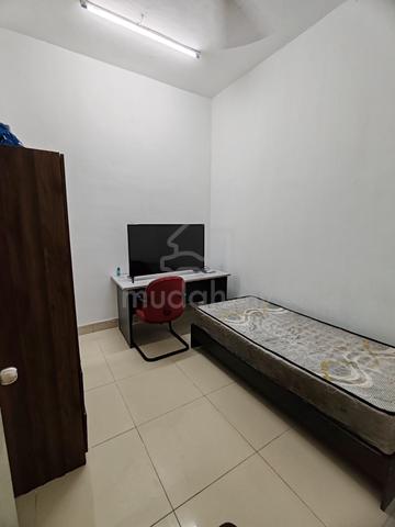 Room w/ Bathroom for Rent @ Bandar Saujana Putra near MAHSA University 1