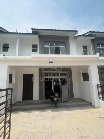 Double Storey Gated Guarded  JALAN PULAI AMAN  CITRINE HILLS, PULAI  F 1