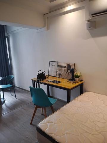 Fully Furnished Balcony Queen Bedroom for Rent @ The Forum, KL 1