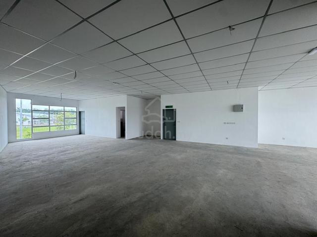 BERTAM LAKEVIEW CENTRAL F/Floor SHOP LOT|CENTER CONER|FACING MAIN ROAD 1