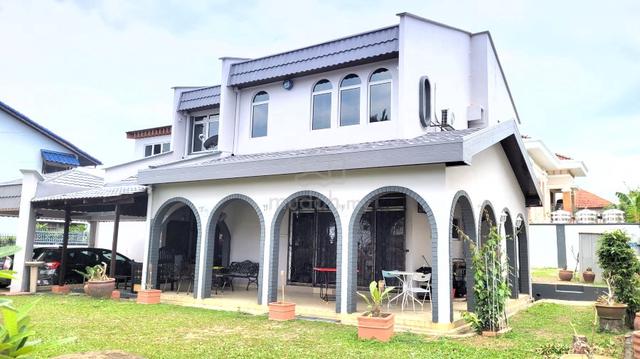 Shah Alam, Seksyen 11, Bungalow, well maintained, Repainted 1