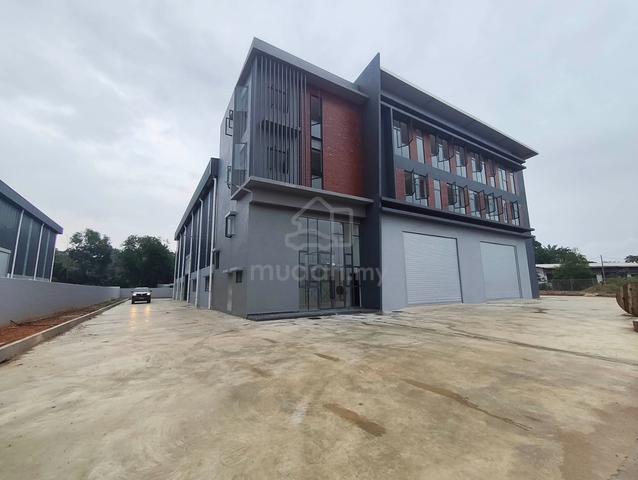 Brand NEW Factory - Easy access to Highways 1