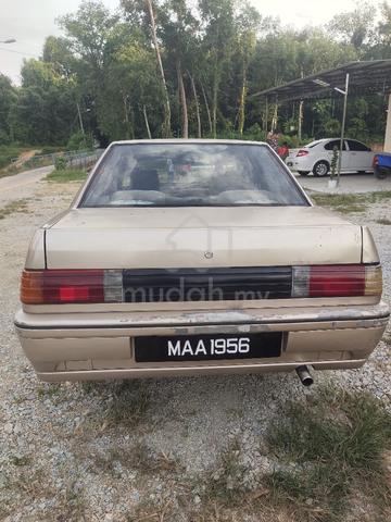 Proton Iswara sedan - 4