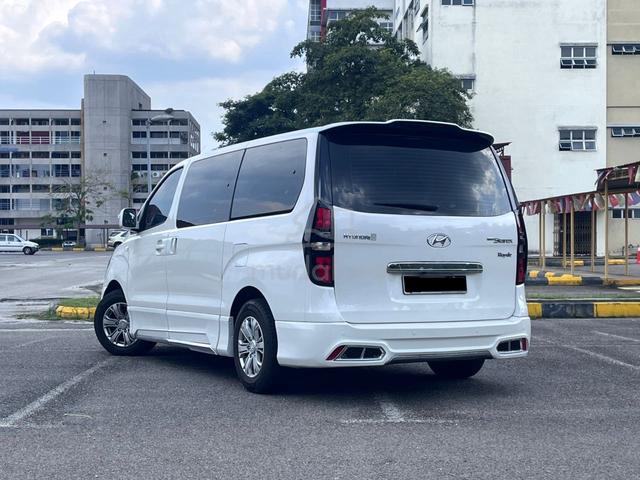 2018 Hyundai GRAND STAREX 2.5 ROYALE PREMIUM (A) - 2