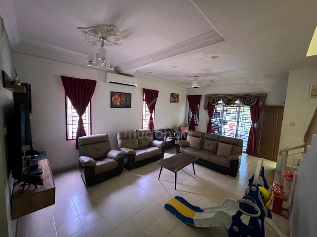Bandar Pulai Jaya - Double Storey End-lot Unit, Basic Renovated, 650k! 1