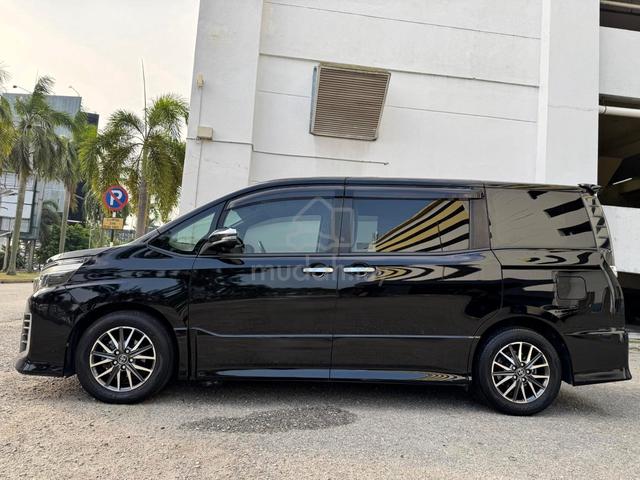 2017 Toyota VOXY 2.0 ZS Kirameki II Edition MPV KL - 2