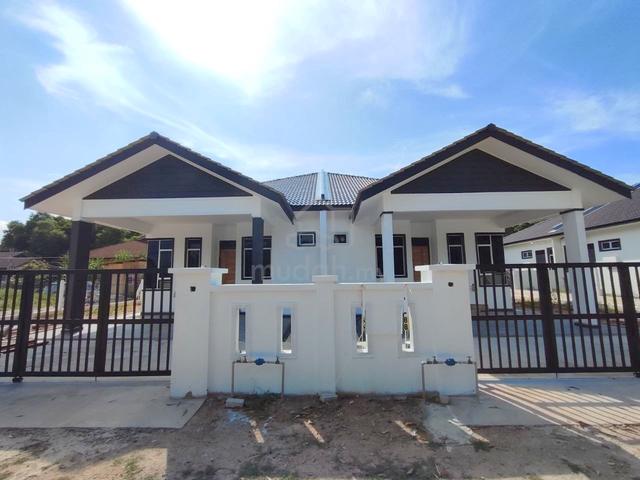 Semi D BARU Kg WAKAF TENGAH 4 Bilik 1400 SQFT Dekat KLINIK Batu Rakit 1