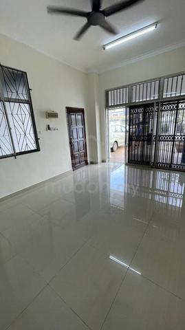 Jalan Anggrerik@Taman Johor Jaya|Double Storey|NegoUnit|4Bed3Bath|Rent 1