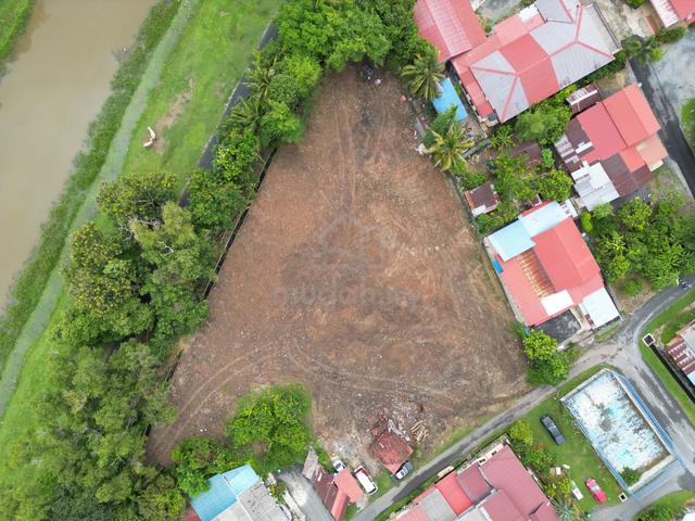 Tanah Geran Individu Sebelah Tmn Bunga Padi, Bintong Kangar 1
